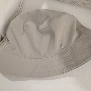 Lululemon reversible bucket hat, light beige